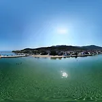 Beachfront Thassos Διαμέρισμα *